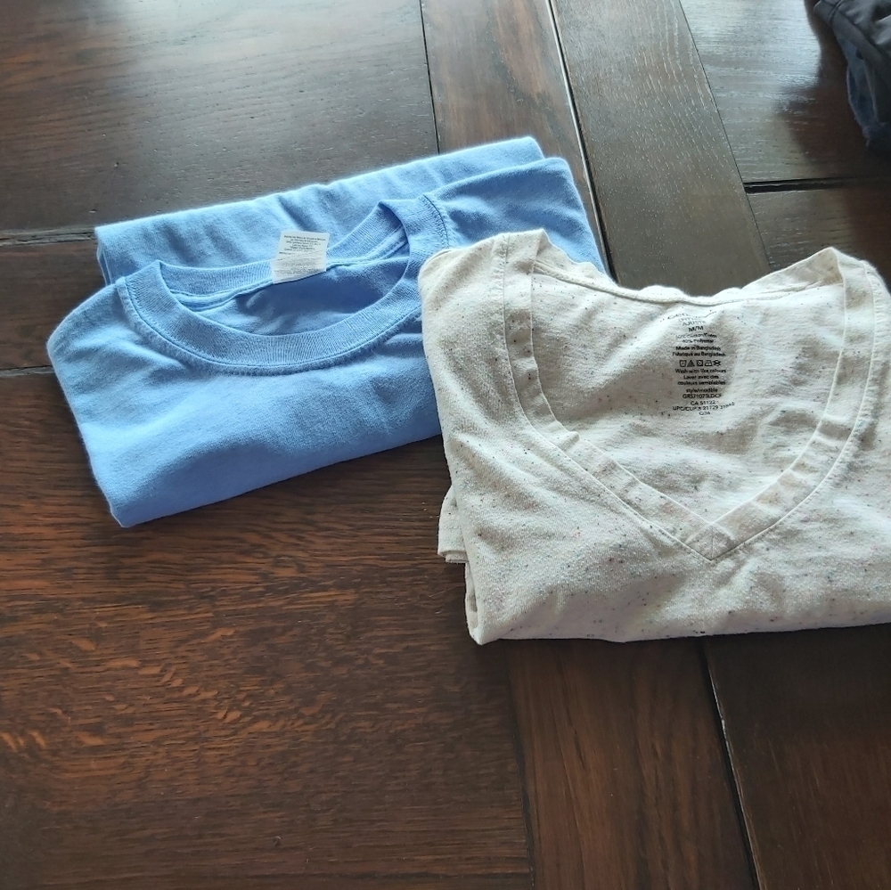 *LOT*2 NEW* MISC  T-shirt/Gildan/ George....B1?